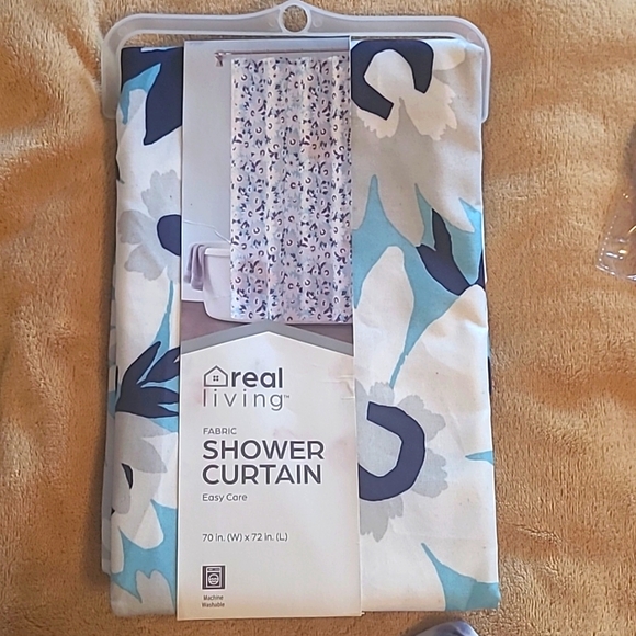 NWt blue & white flower pattern Shower Curtain & shower curtain hooks - Picture 1 of 5